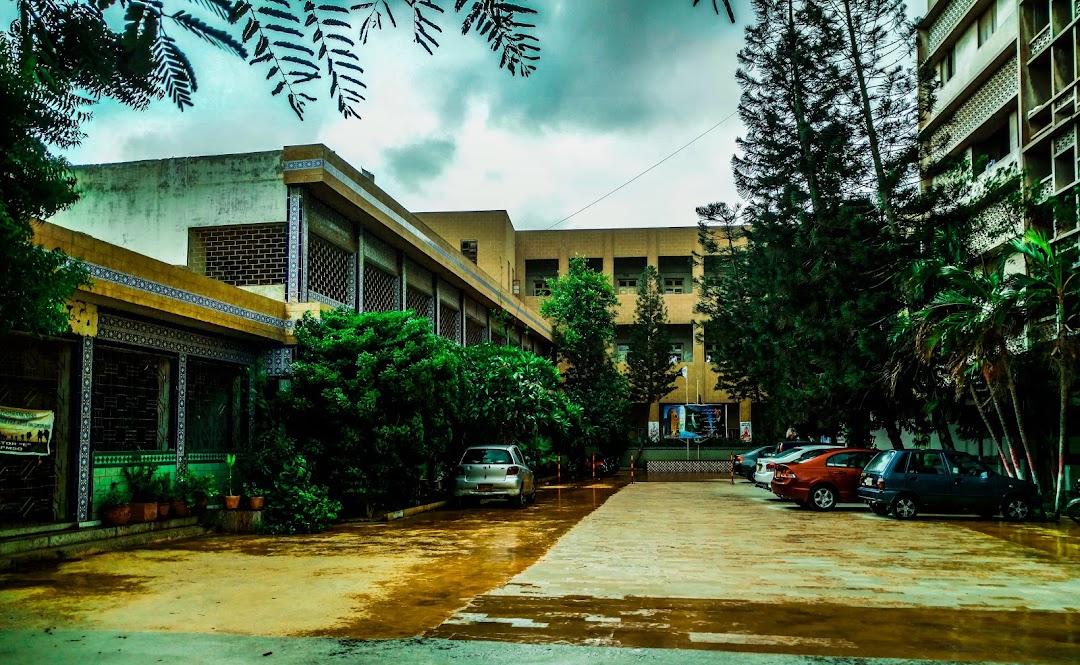 Adamjee Government Science College